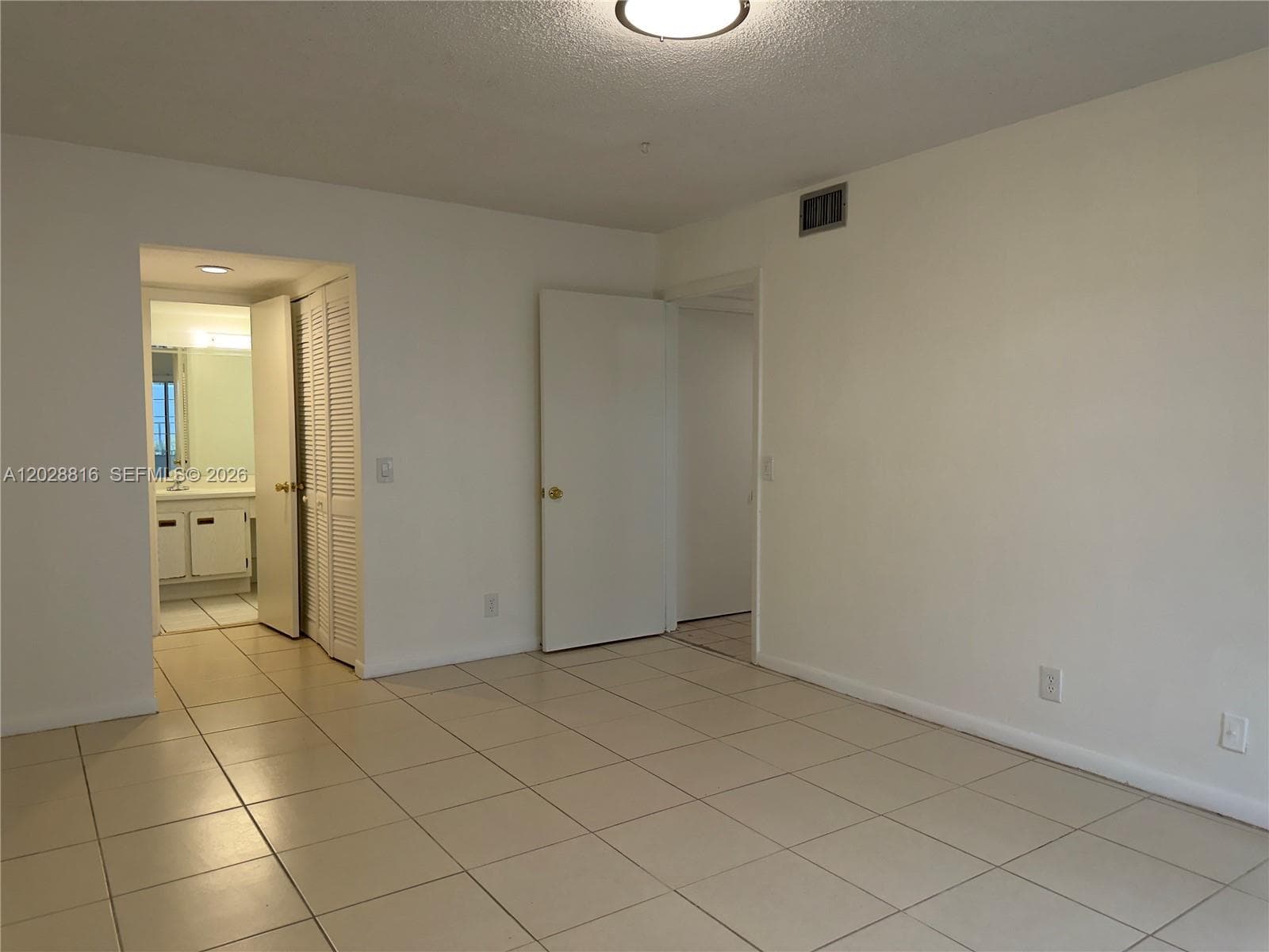 MAHOGANY KEY CONDO #3 · #106 in Miami - Photo 17