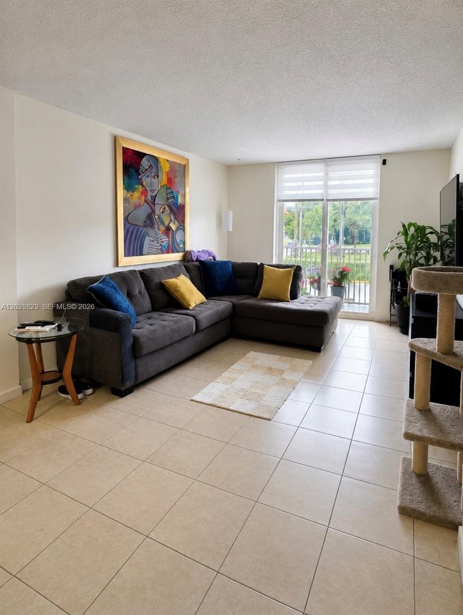WOODSIDE APTS CONDO · #B214 in North Miami Beach - Photo 2