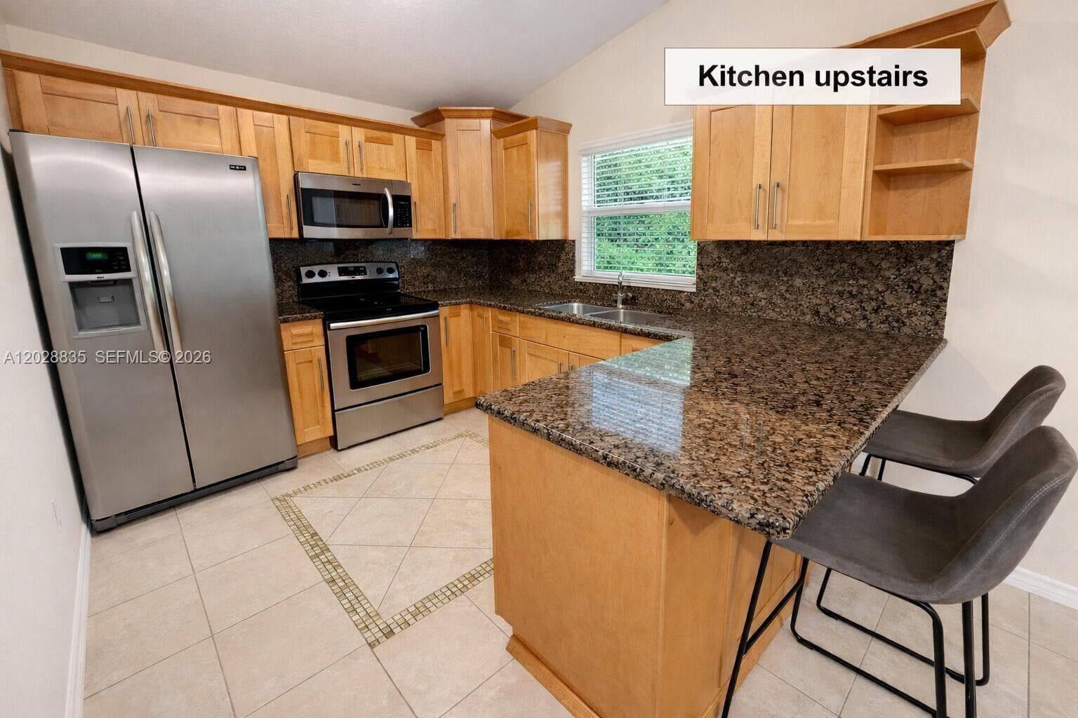 335 Bay View Ave photo 8