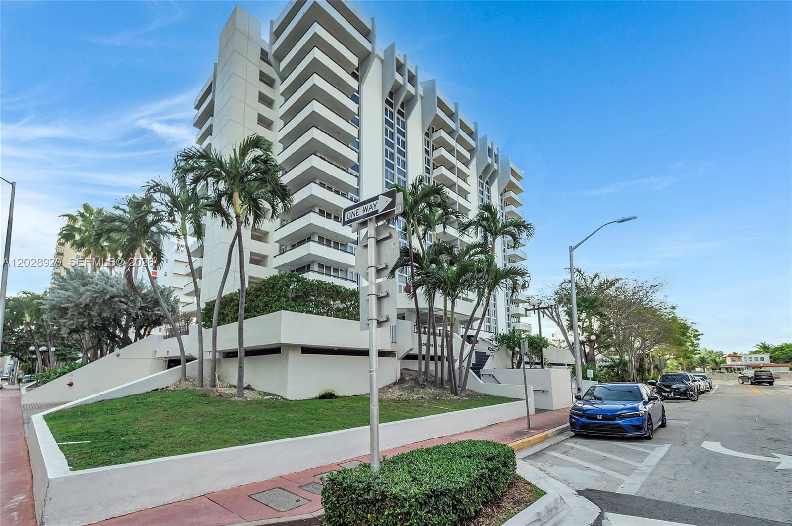 Portugal Towers Condo · #12-8 in Miami Beach - Photo 2