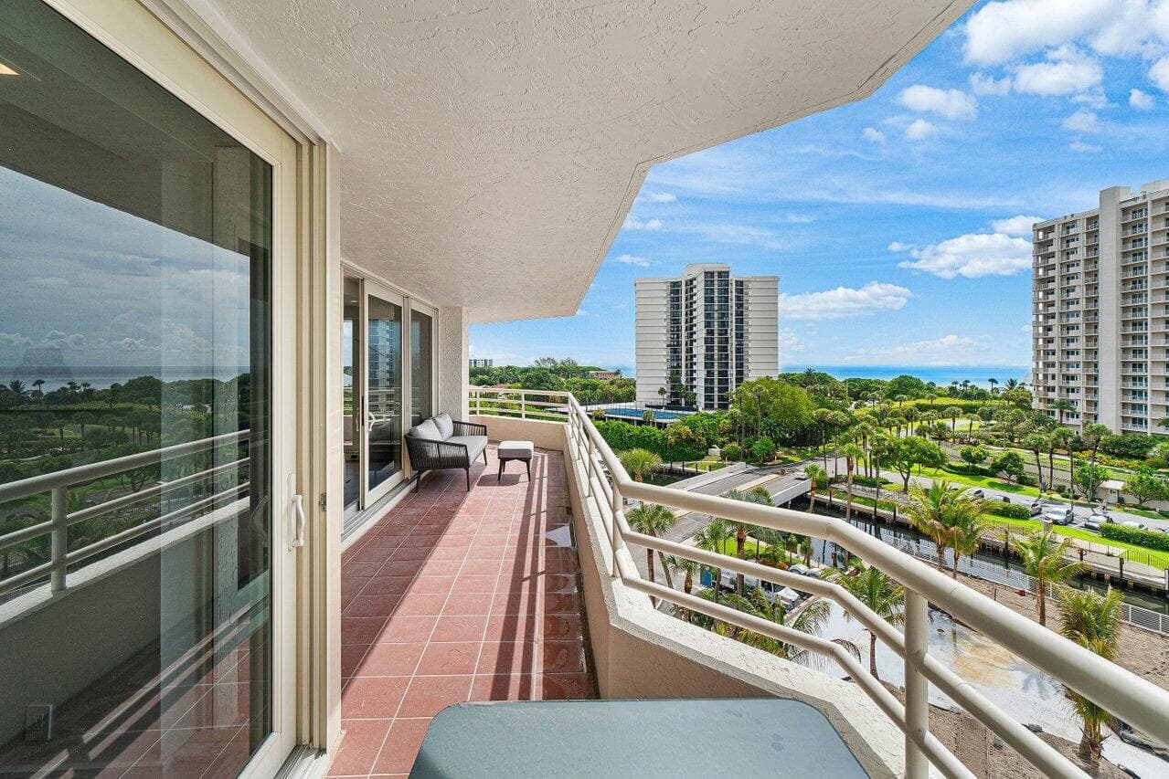 LARGE BALCONY