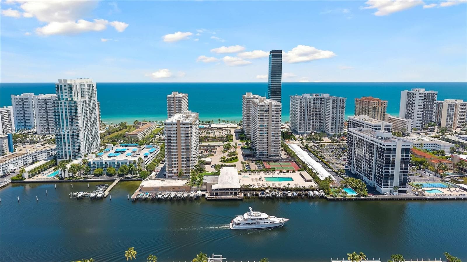 Hemispheres Condo · #3L in Hallandale Beach - Photo 28