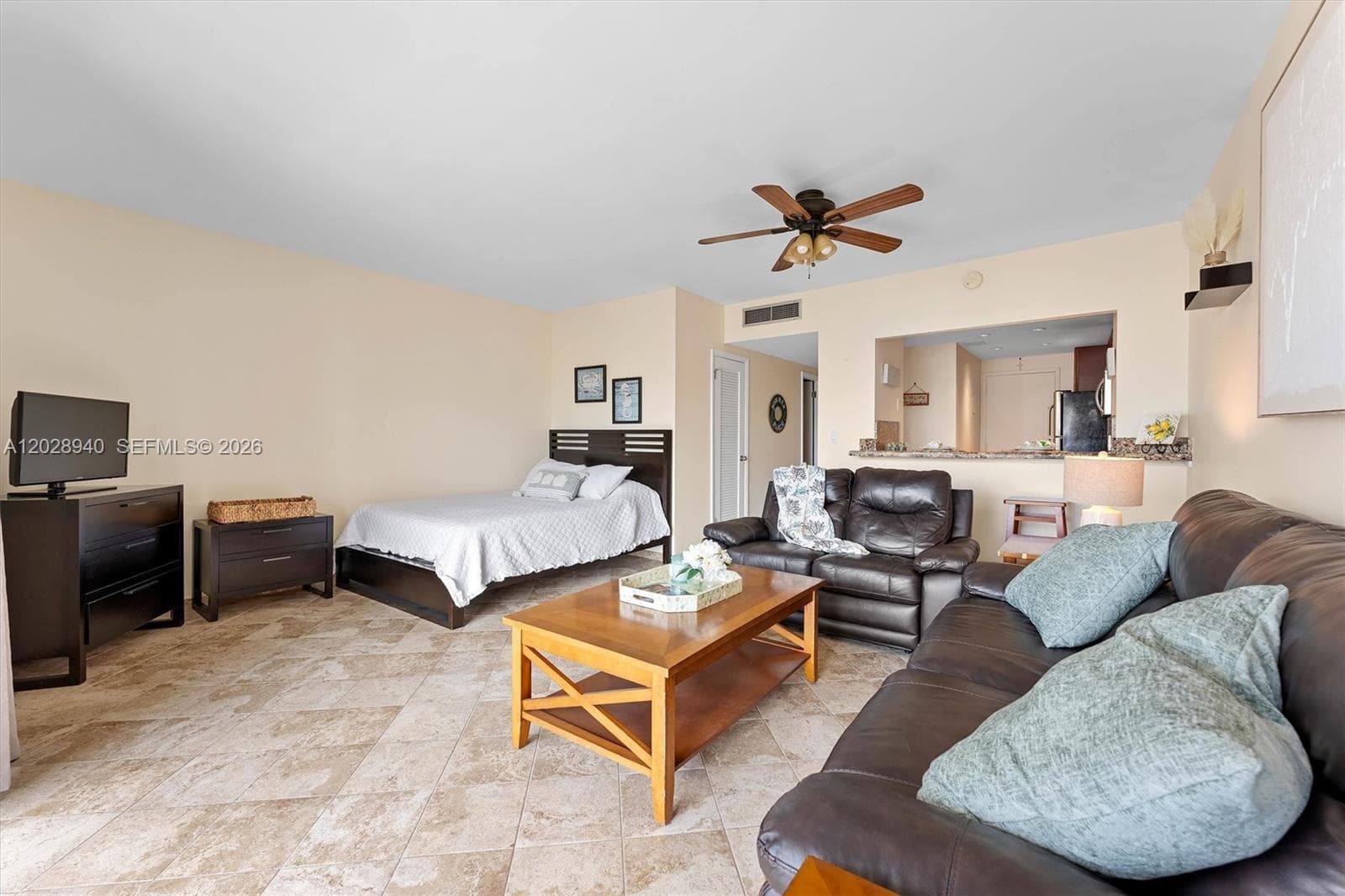 Hemispheres Condo · #3L in Hallandale Beach - Photo 9