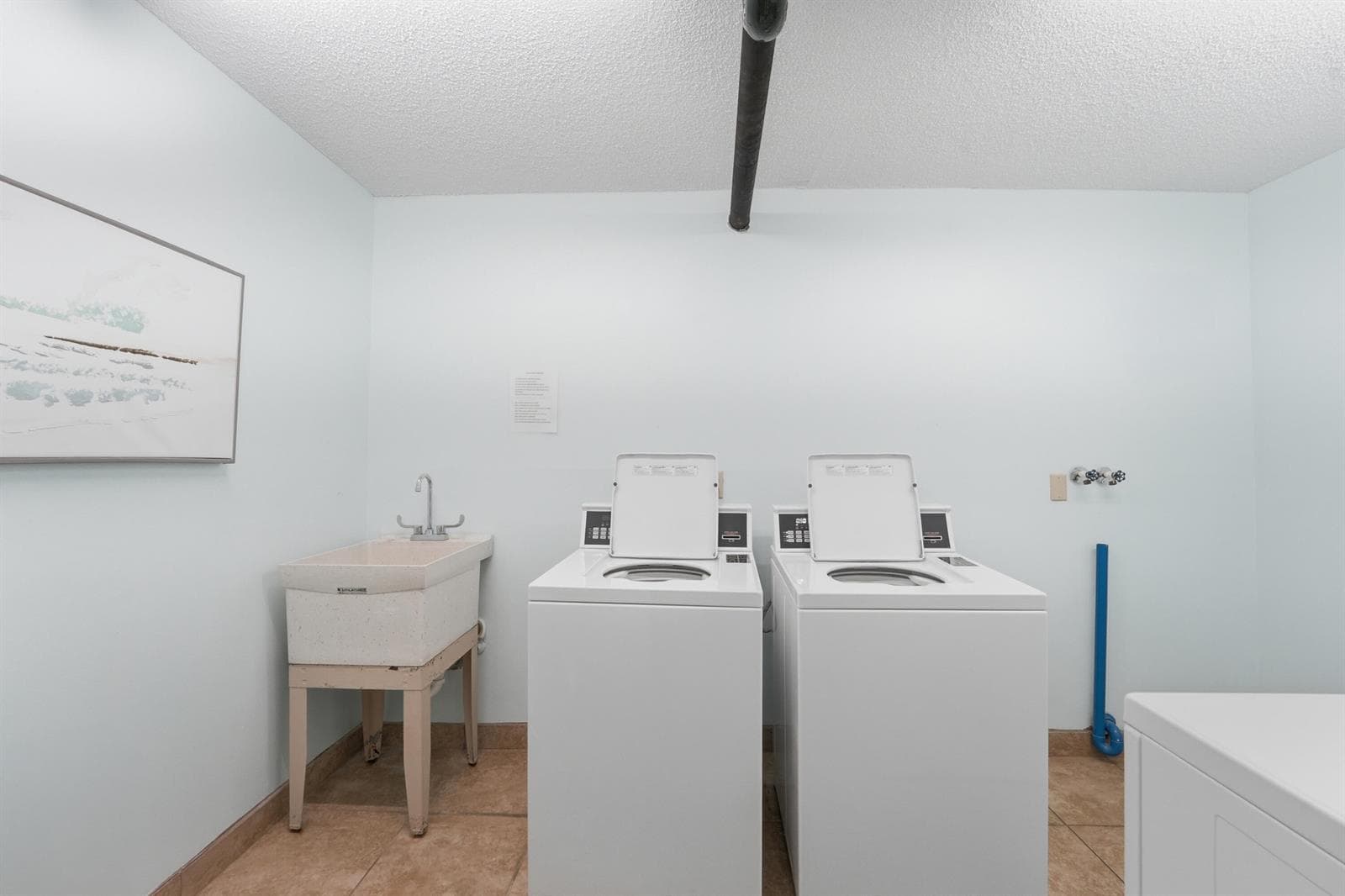 5th floor Laundry Room