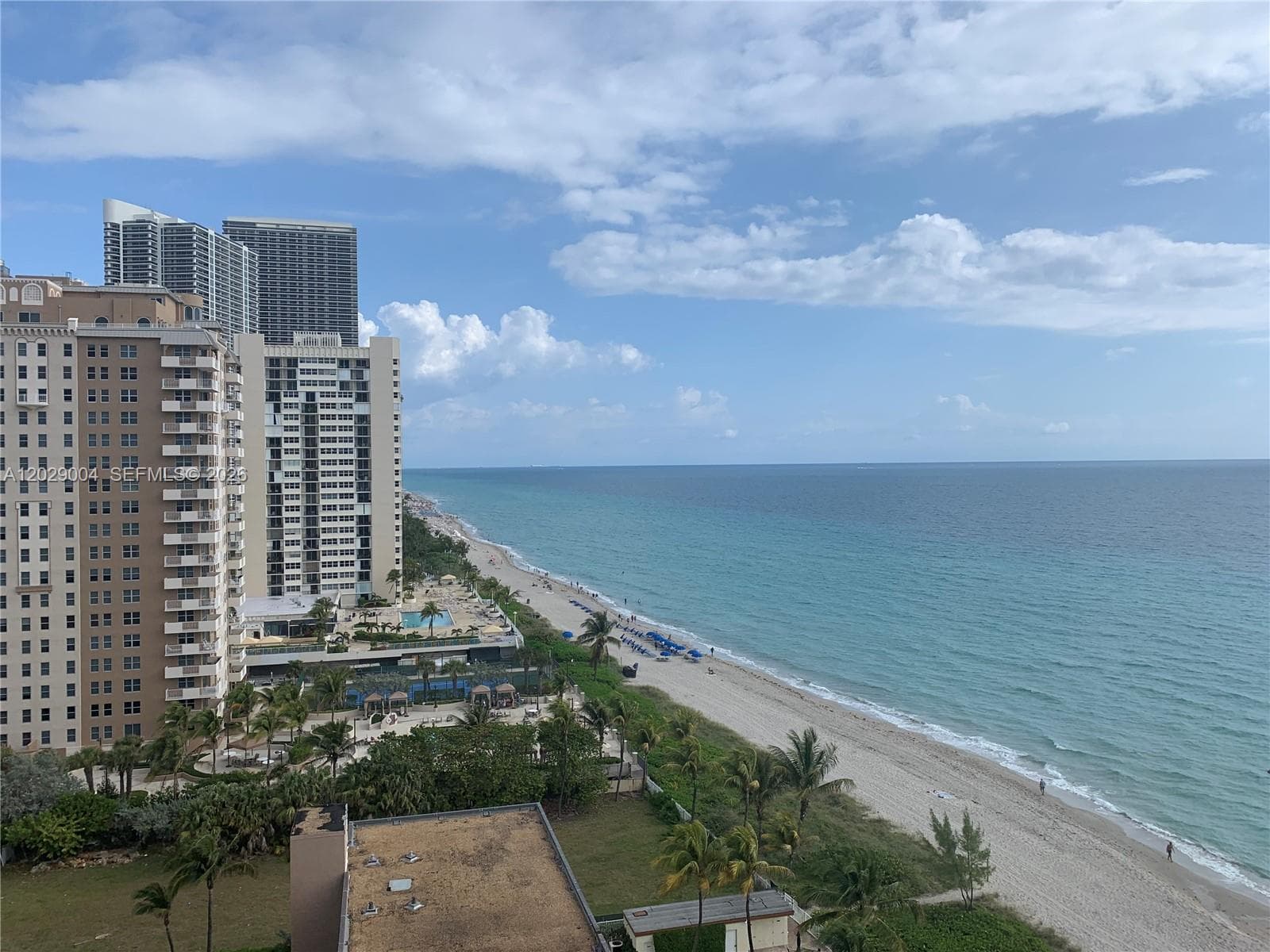 HEMISPHERES CONDO · #12M in Hallandale Beach - Photo 1