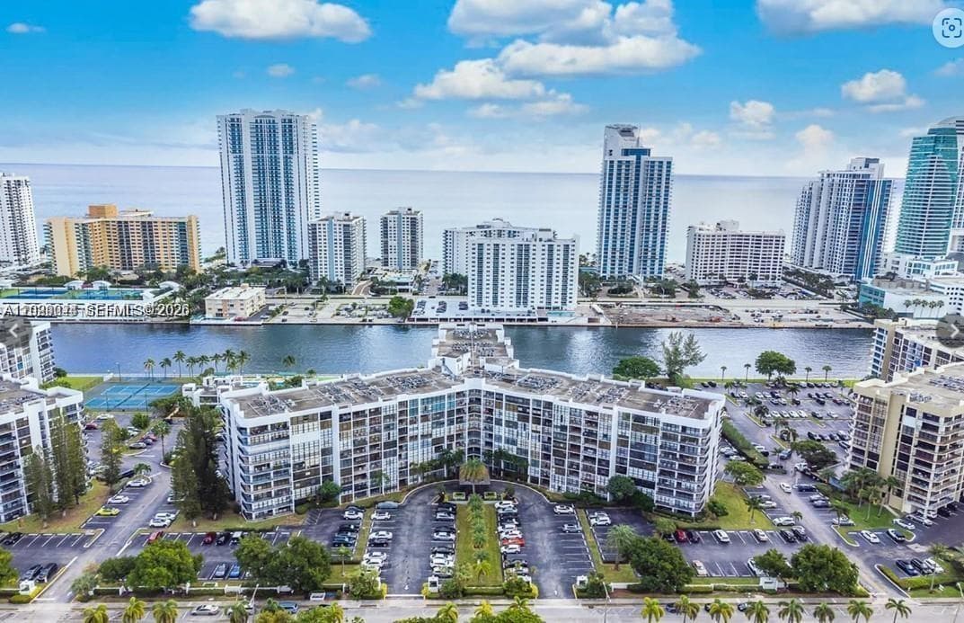 OCEANVIEW PARK CONDO · #527 in Hallandale Beach - Photo 2