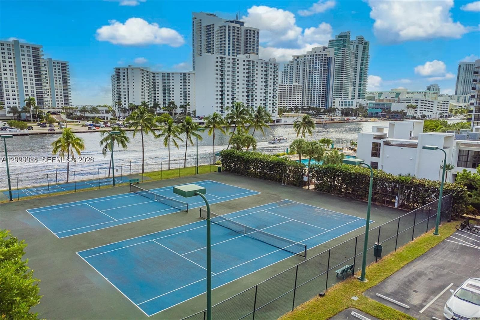 OCEANVIEW PARK CONDO · #527 in Hallandale Beach - Photo 4