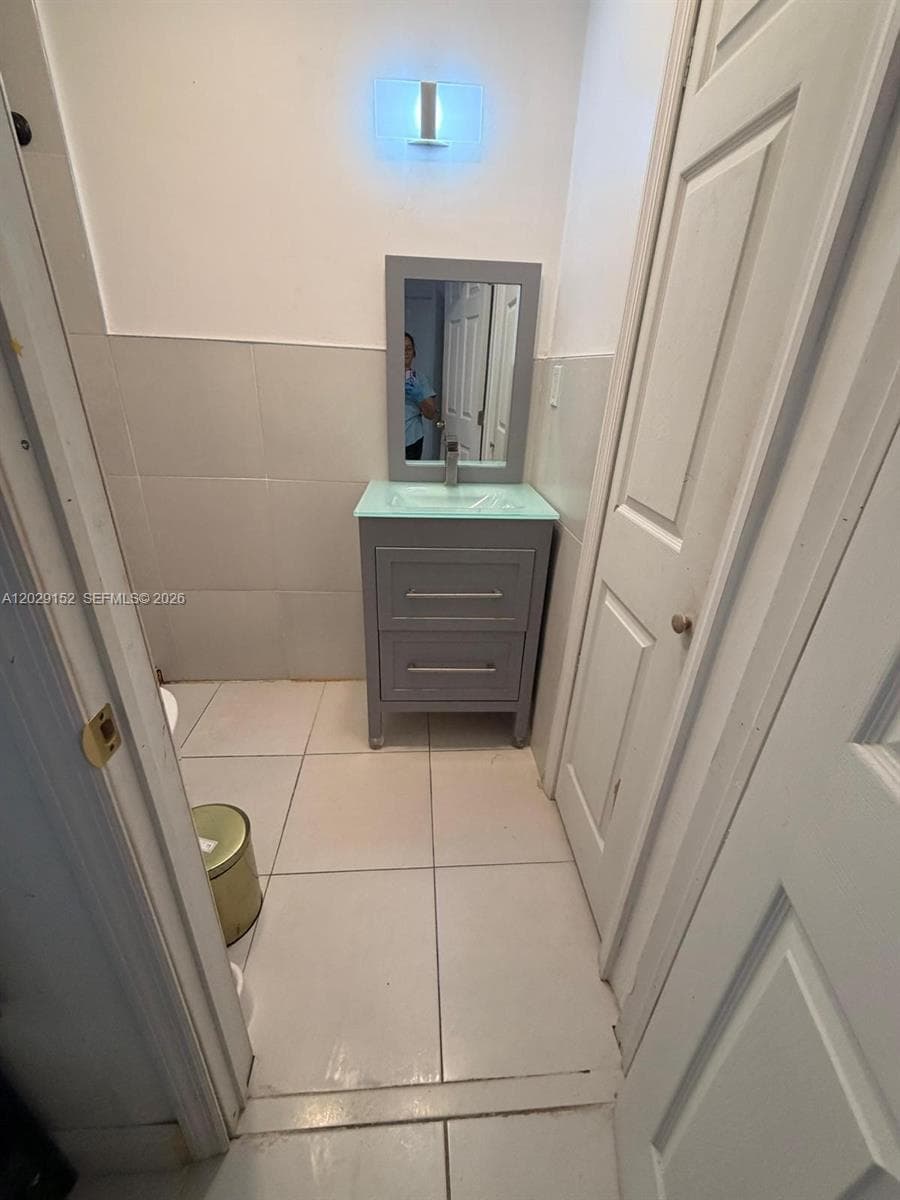 1220 S 29th Ave photo 14