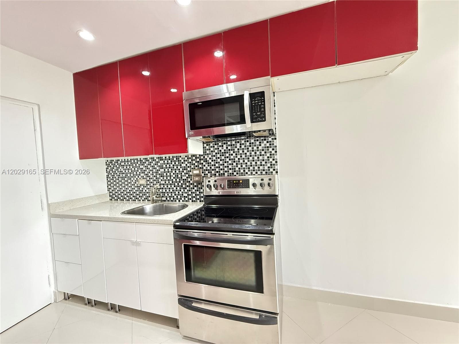 BRICKELL BAY TOWER CONDO · #213 in Miami - Photo 8