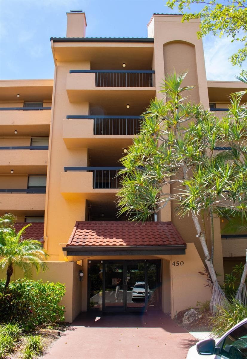 450 Egret Circle 9207