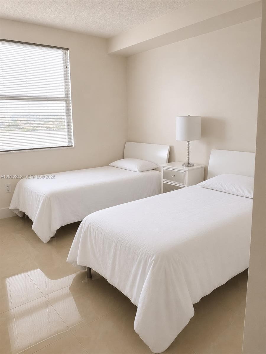 Porto Bellagio · #1605 in Sunny Isles Beach - Photo 16