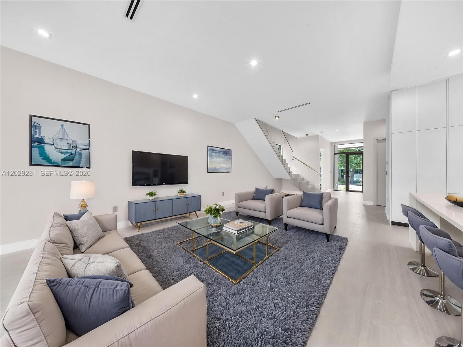 1637 Monroe St photo 1