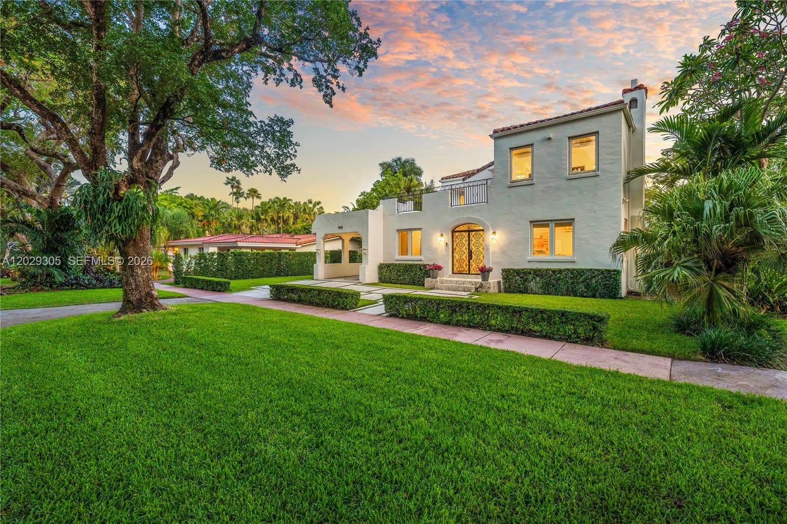 1544 Plasentia Ave photo 3