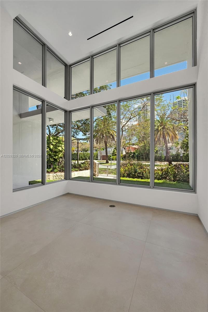 2100 S Miami Ave photo 17