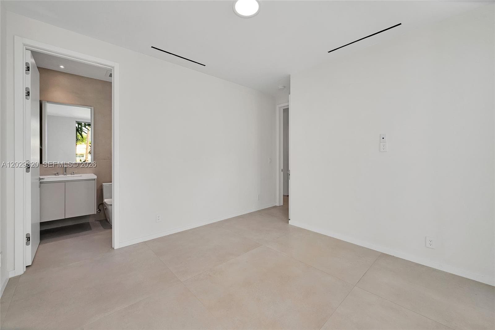 2100 S Miami Ave photo 31