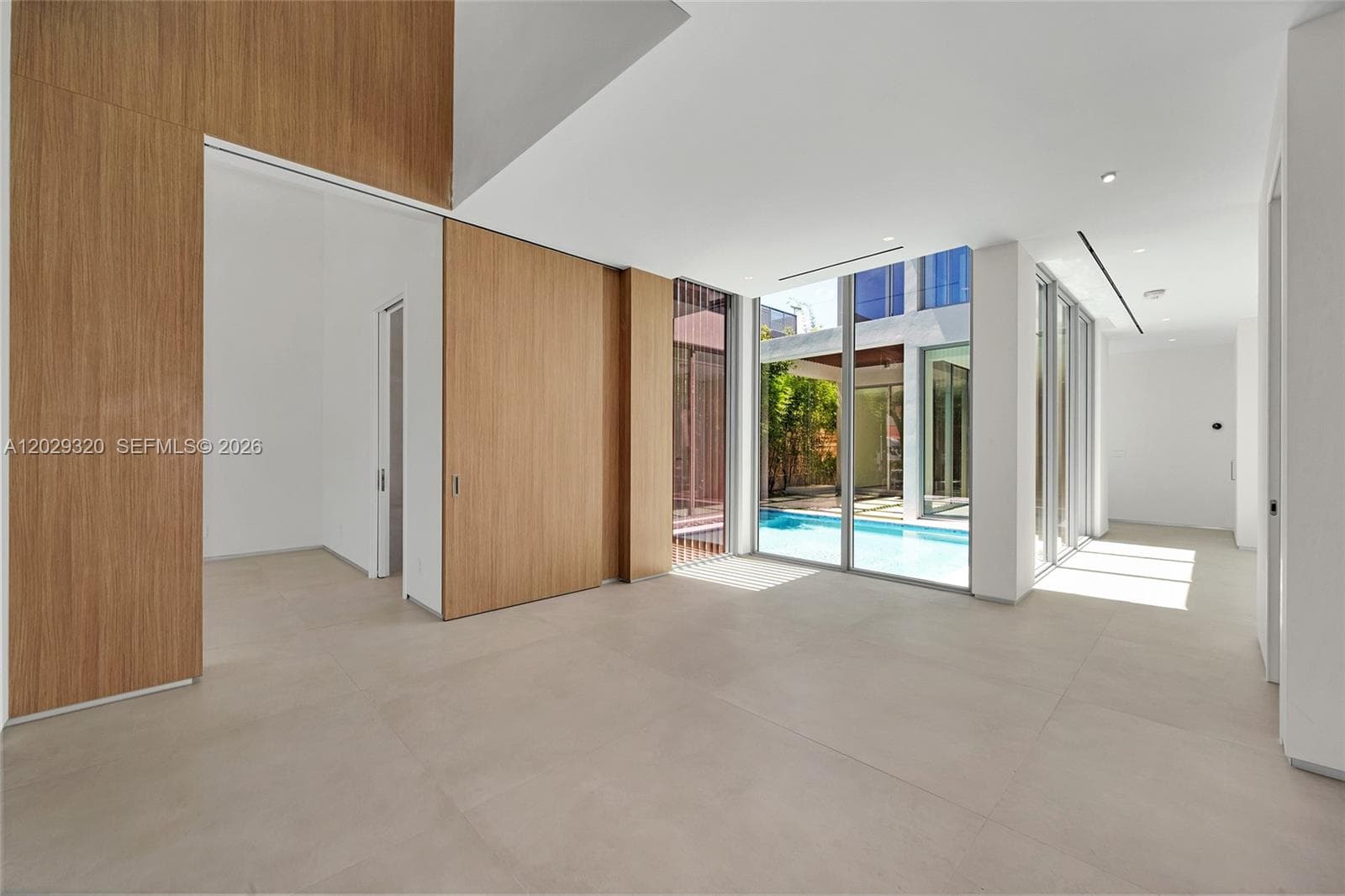 2100 S Miami Ave photo 8