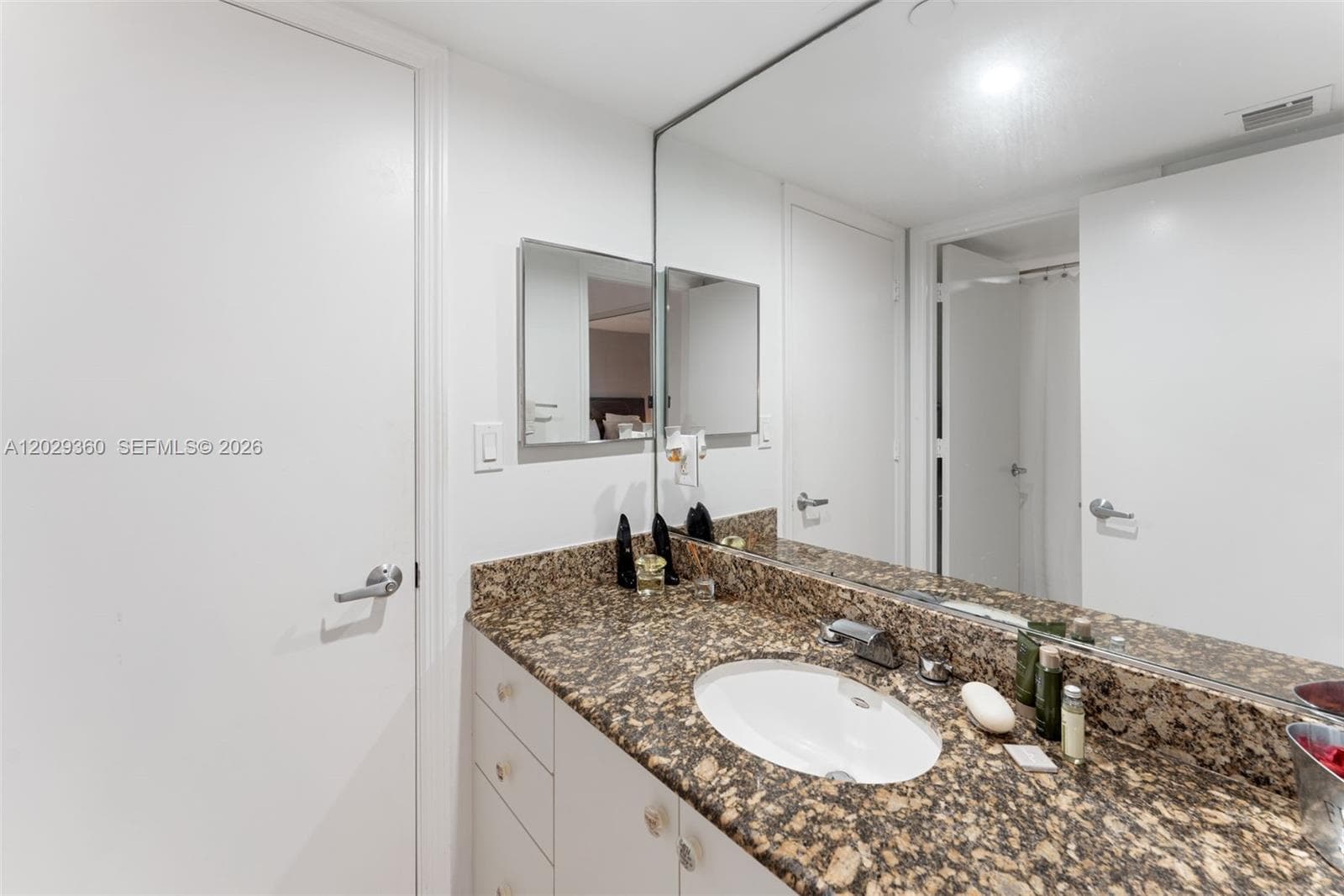 THE COLLINS CONDO · #607 in Miami Beach - Photo 16