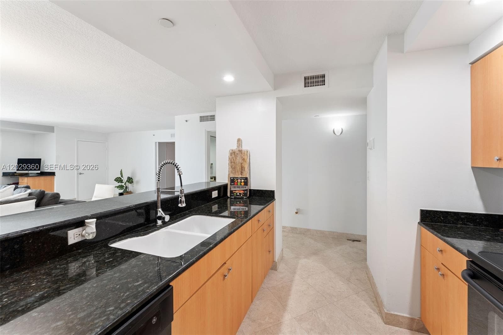 THE COLLINS CONDO · #607 in Miami Beach - Photo 5