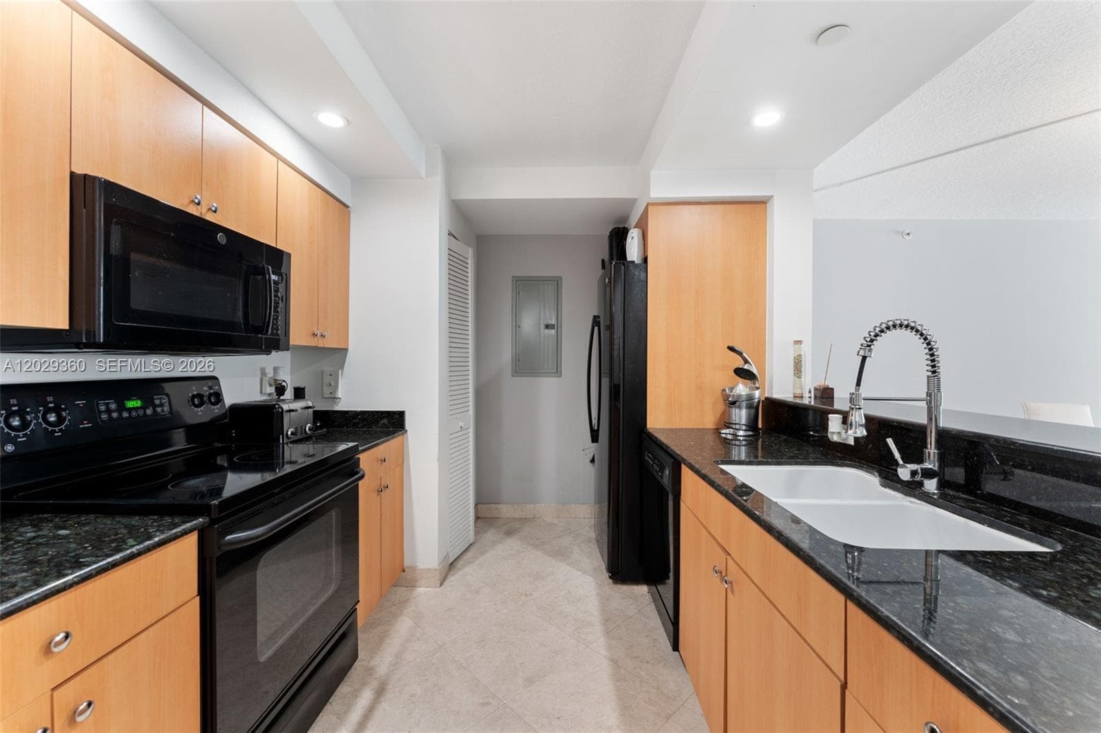 THE COLLINS CONDO · #607 in Miami Beach - Photo 4