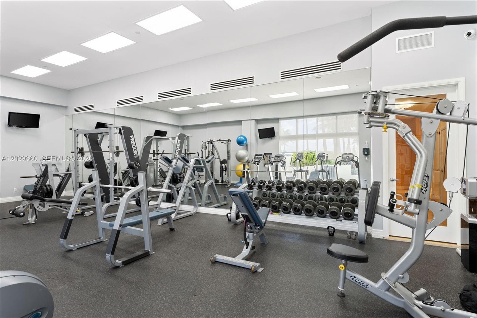 THE COLLINS CONDO · #607 in Miami Beach - Photo 21