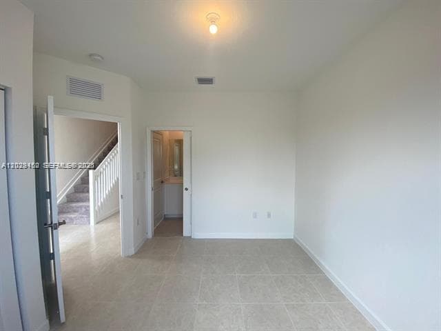 593 NE 208th Ter photo 6