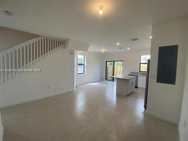 593 NE 208th Ter photo 3