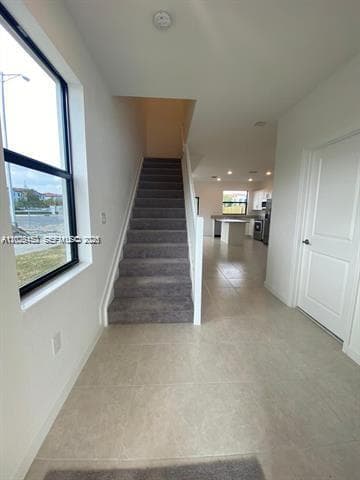 593 NE 208th Ter photo 4