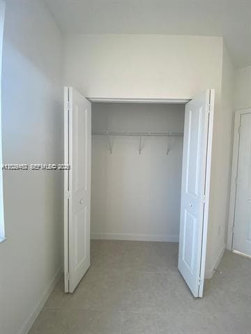 593 NE 208th Ter photo 8