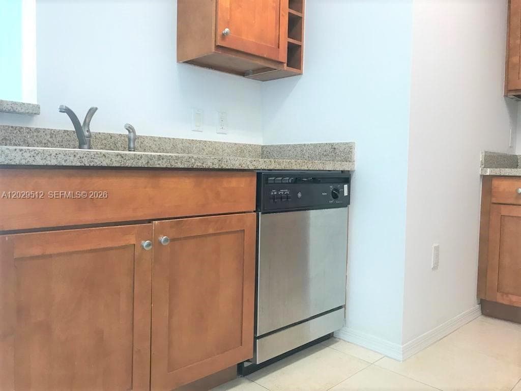 BRICKELL VIEW WEST CONDO · #509 in Miami - Photo 8