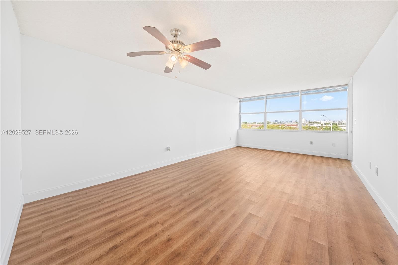 WILSHIRE CONDO · #512E in Miami - Photo 14