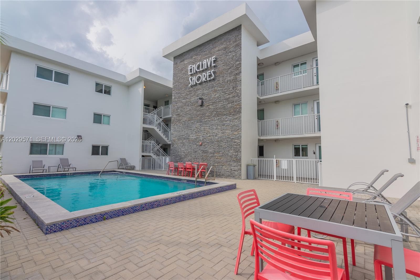 ENCLAVE SHORES CONDO · #6 in North Miami Beach - Photo 3