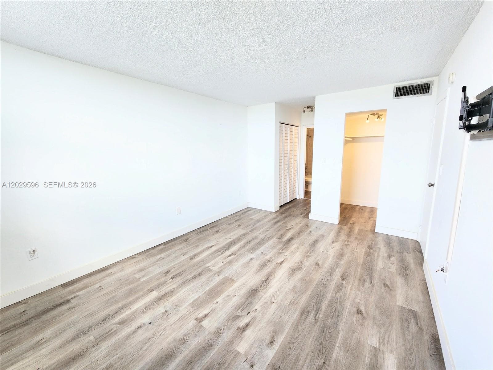 TALL TREES CONDO · #610 in North Miami Beach - Photo 12