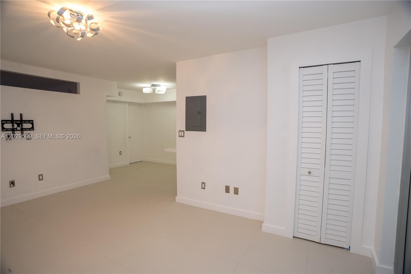ENCLAVE SHORES CONDO · #8 in North Miami Beach - Photo 5