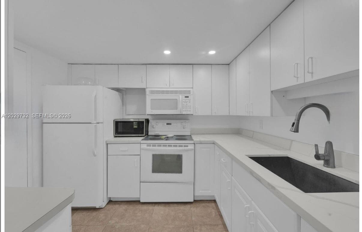 EAST POINT TOWERS CONDO · #1222 in Fort Lauderdale - Photo 17
