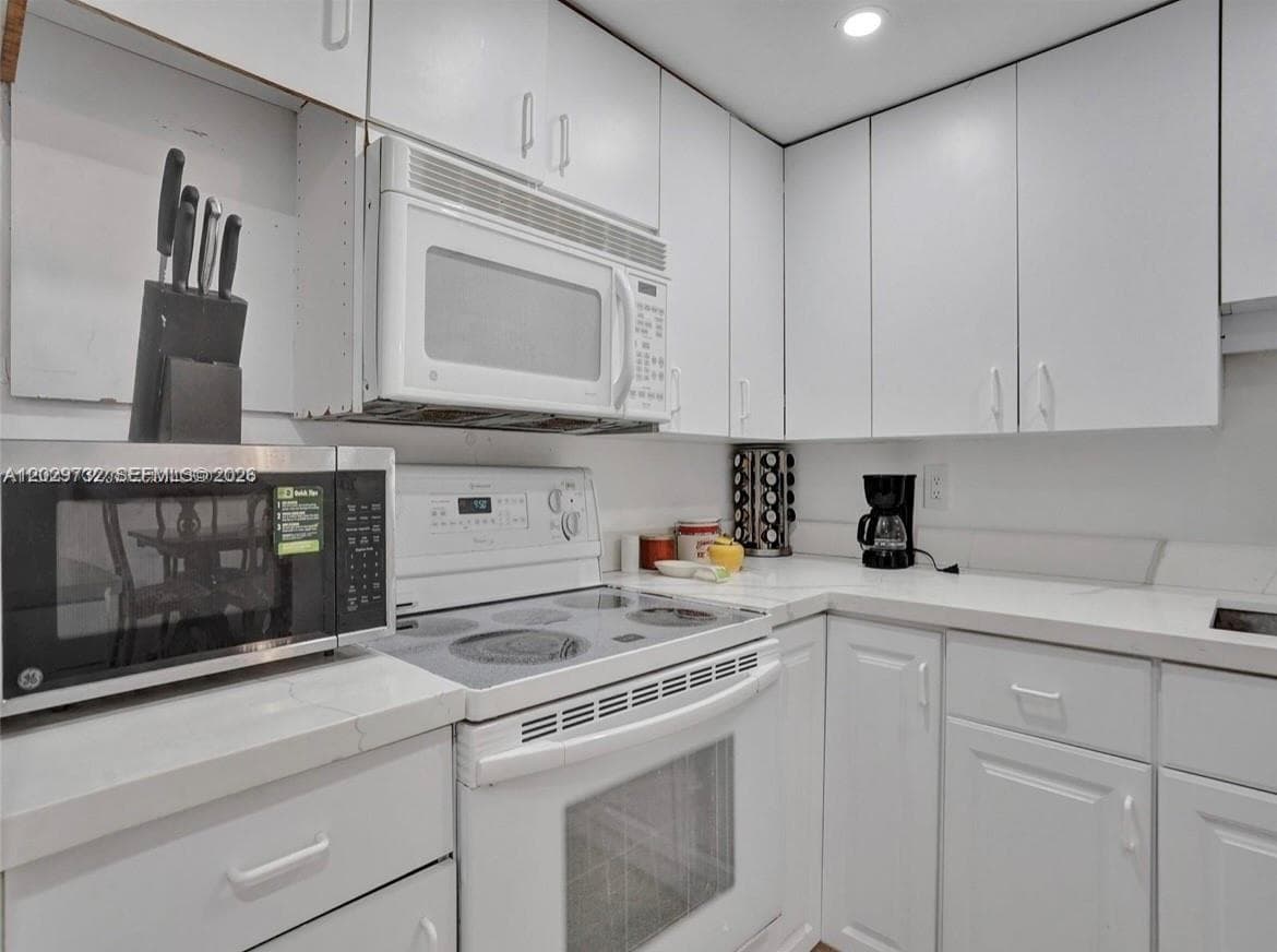 EAST POINT TOWERS CONDO · #1222 in Fort Lauderdale - Photo 16