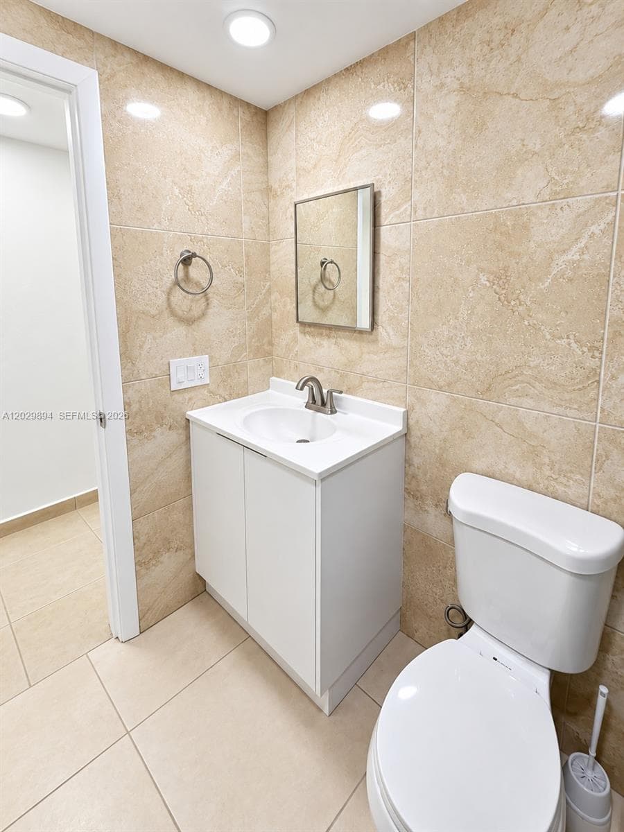 W & C Condo · #317 in Hialeah - Photo 27