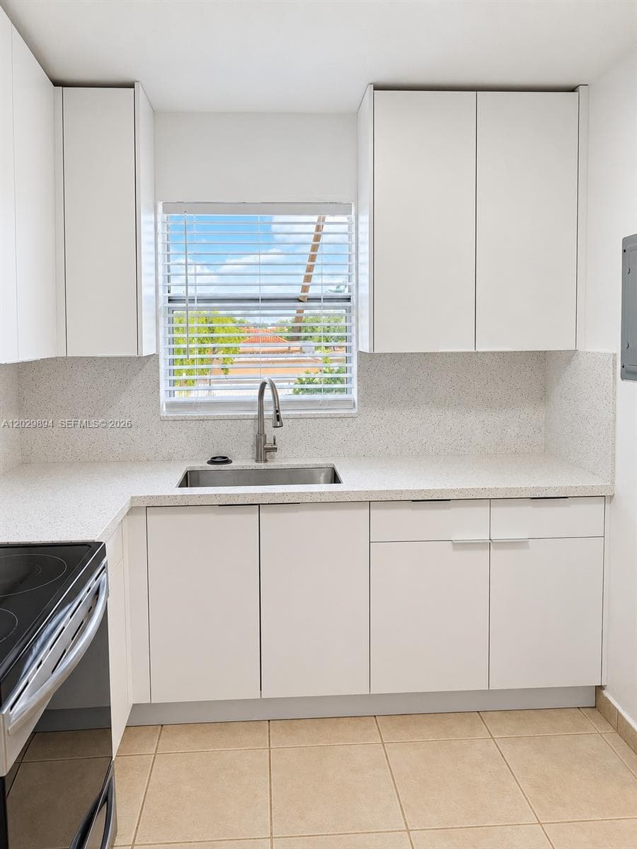 W & C Condo · #317 in Hialeah - Photo 9