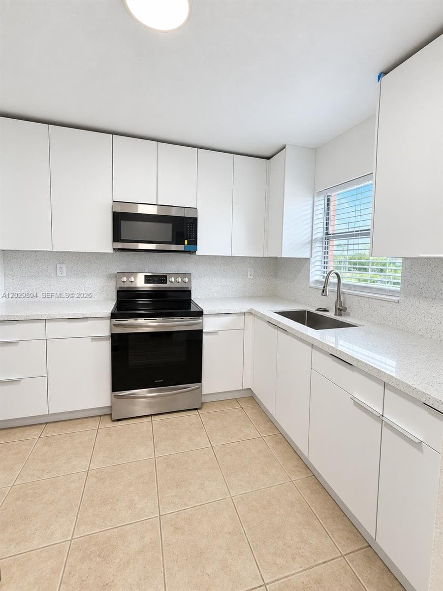 W & C Condo · #317 in Hialeah - Photo 8
