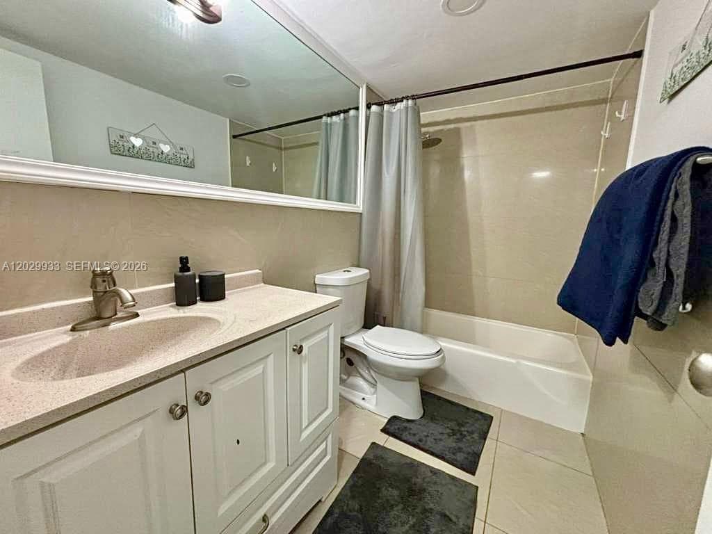 YACHT CLUB CONDO · #406 in Hallandale Beach - Photo 13