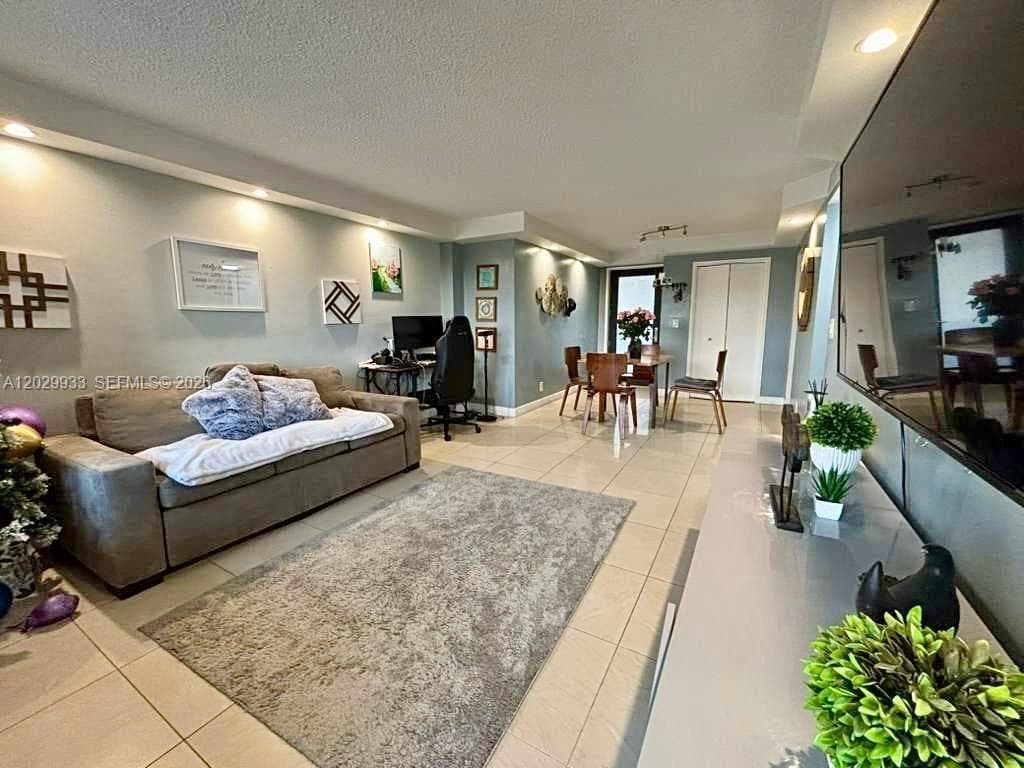 YACHT CLUB CONDO · #406 in Hallandale Beach - Photo 5