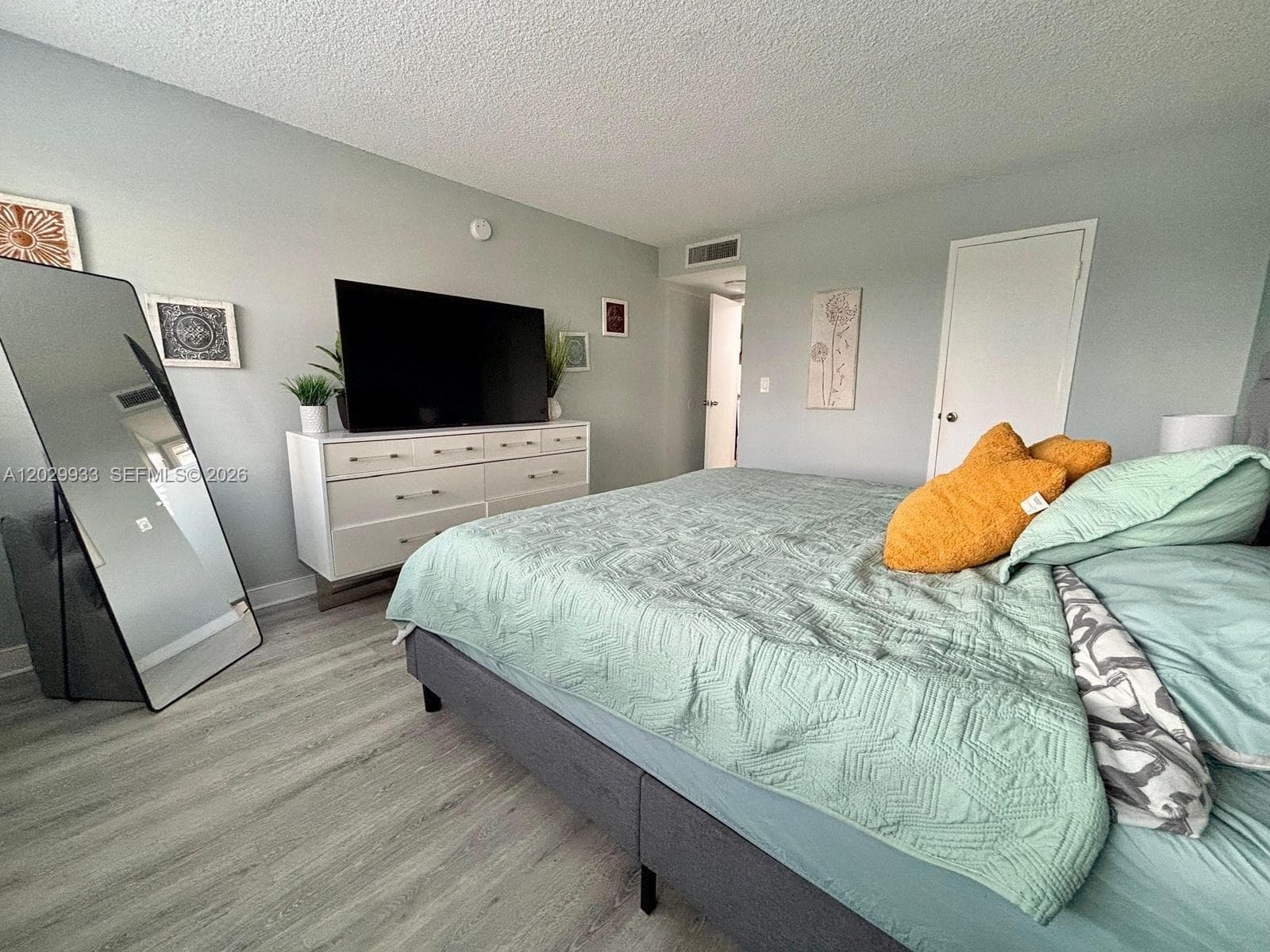 YACHT CLUB CONDO · #406 in Hallandale Beach - Photo 11