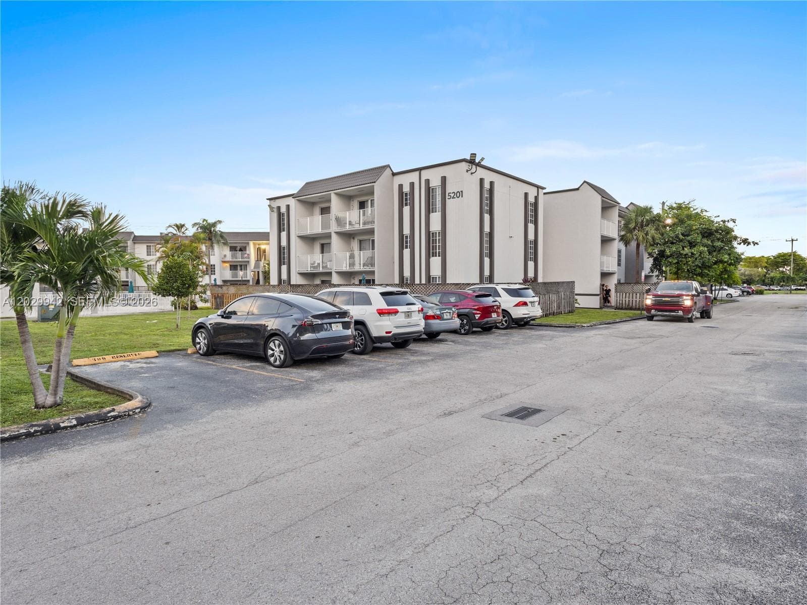 DORAL GARDENS II · #211 in Doral - Photo 2