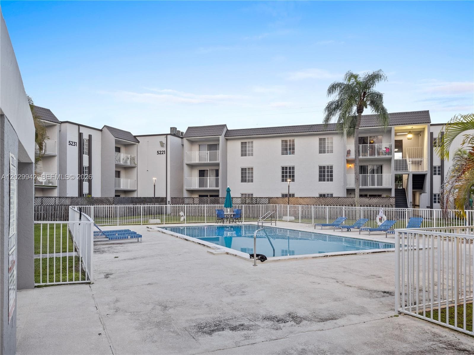 DORAL GARDENS II · #211 in Doral - Photo 5