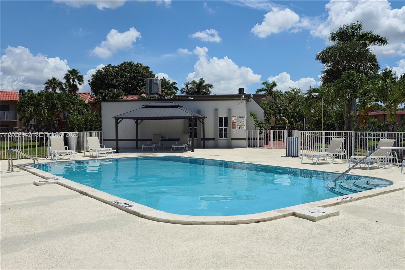 DORAL GARDENS II · #211 in Doral - Photo 30
