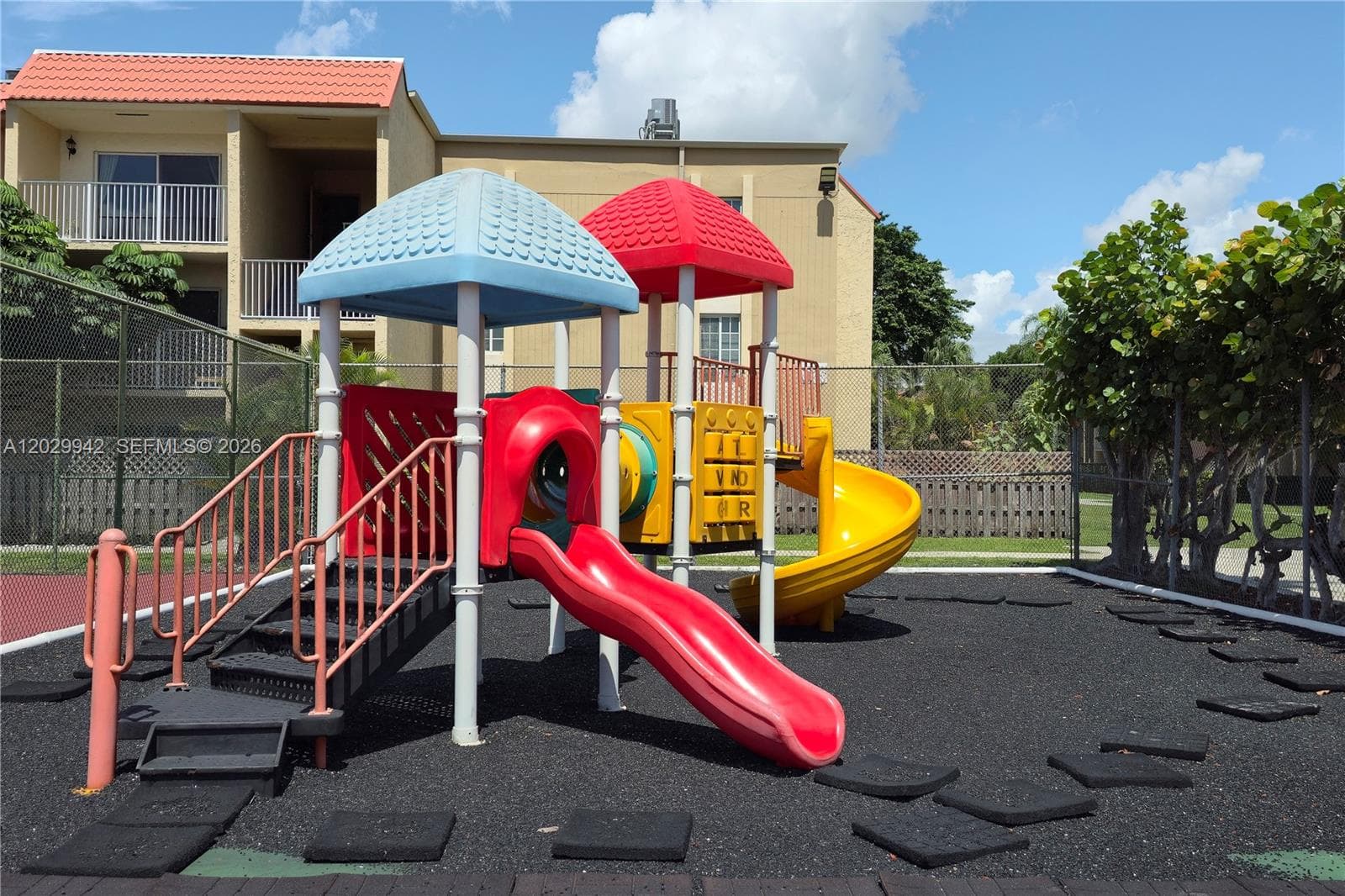 DORAL GARDENS II · #211 in Doral - Photo 29