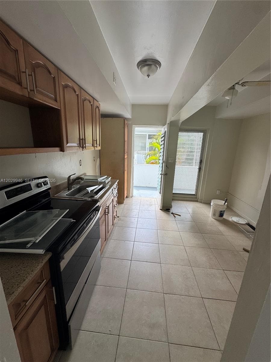 HARBOUR BAY CONDO · #D3 in Bay Harbor Islands - Photo 4