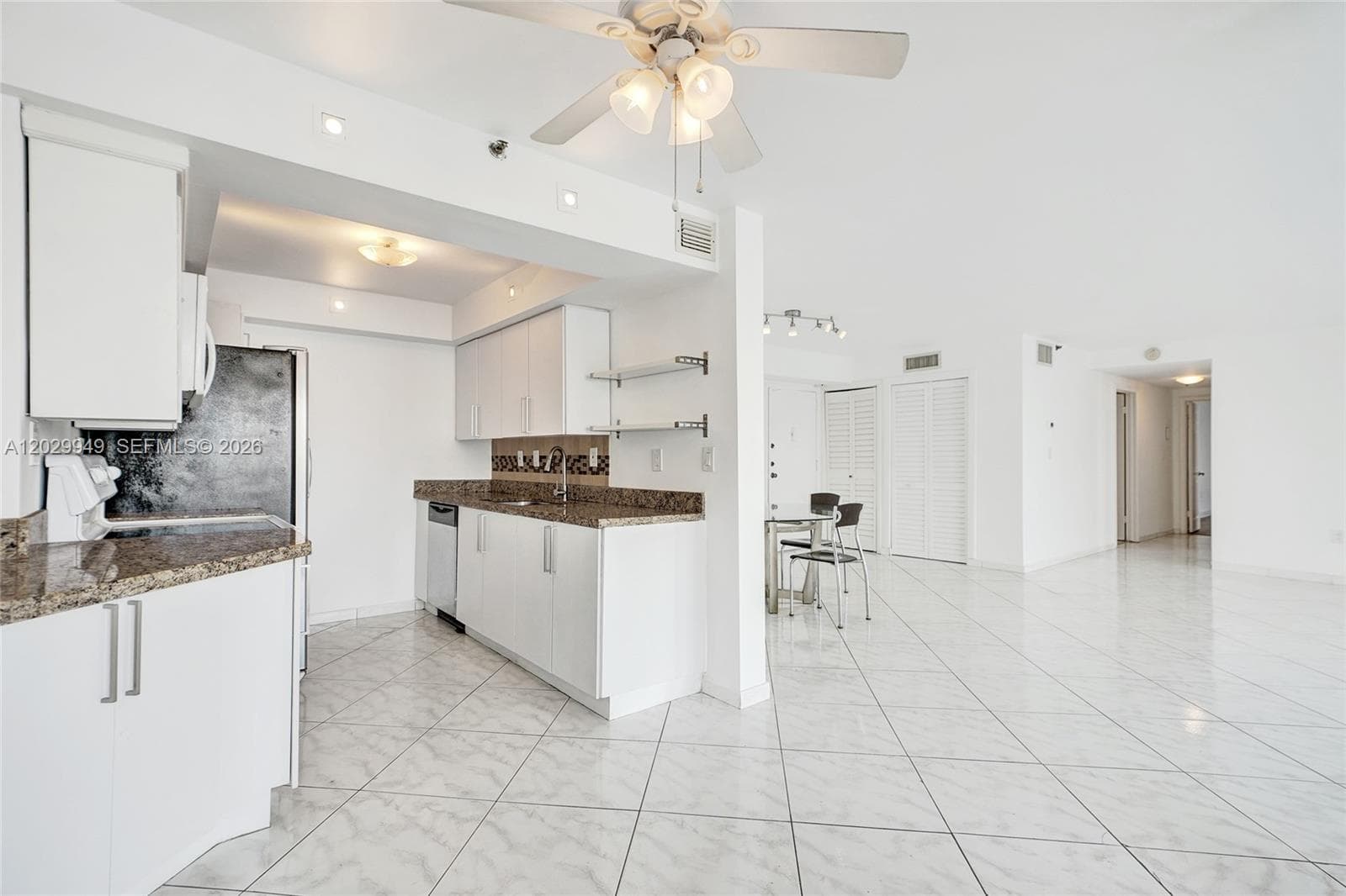 Fairview House · #S403 in Sunny Isles Beach - Photo 8