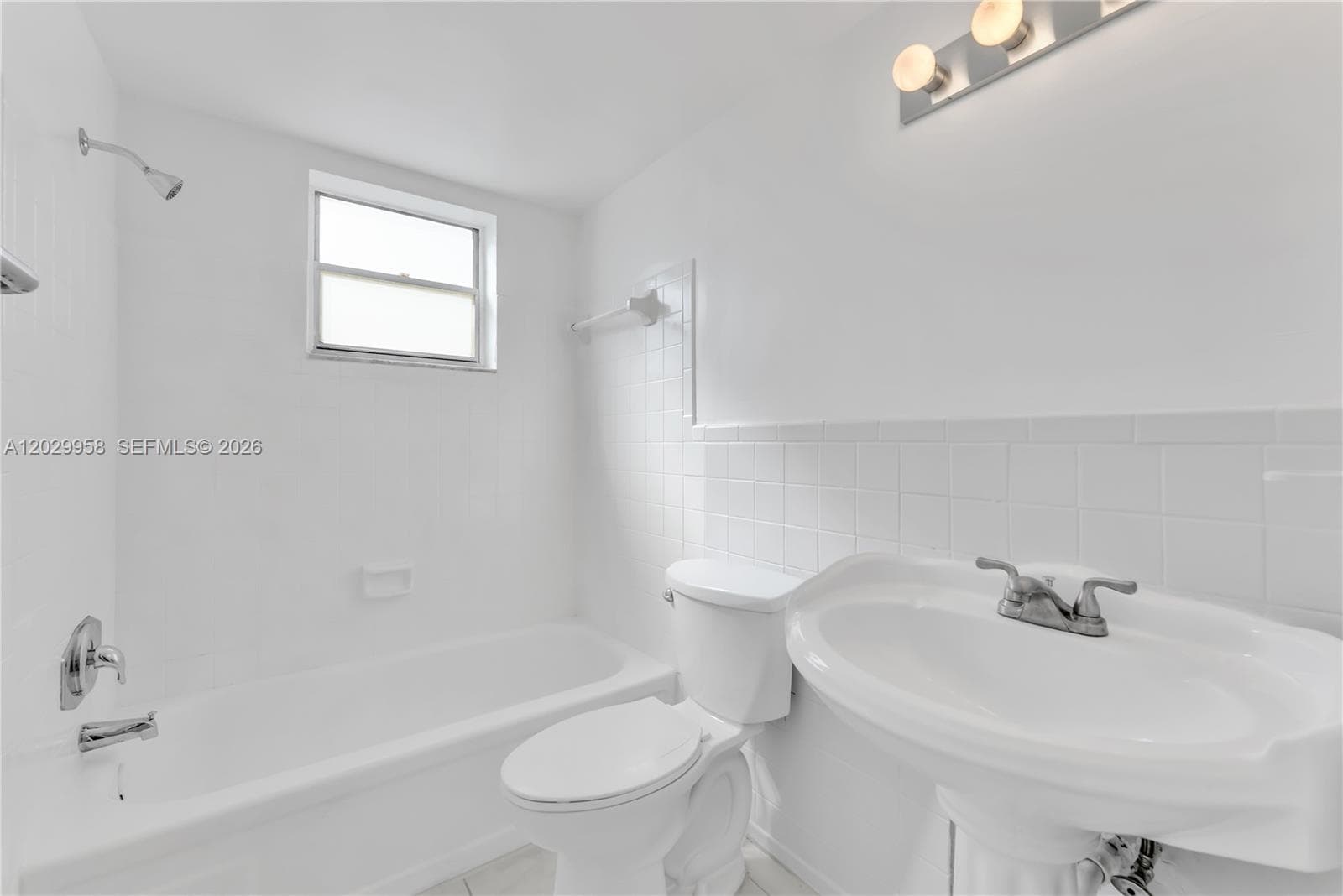 WARRENTON HOUSE CONDO · #305 in Hollywood - Photo 3