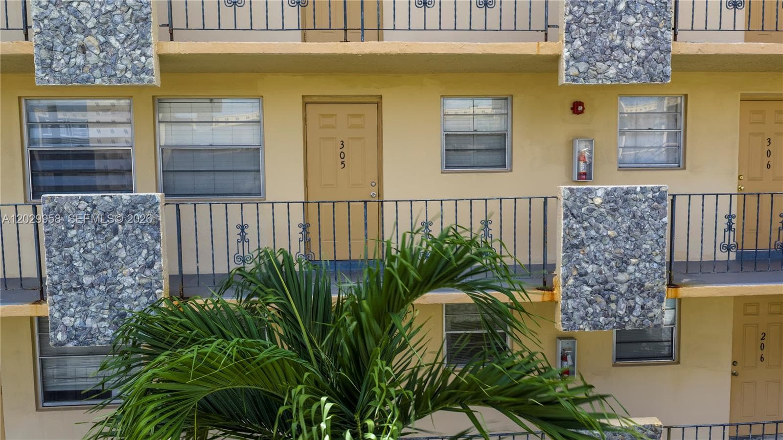 WARRENTON HOUSE CONDO · #305 in Hollywood - Photo 10