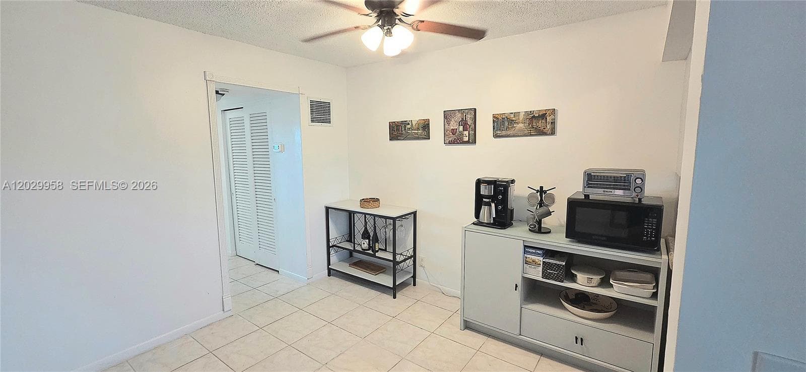 WARRENTON HOUSE CONDO · #305 in Hollywood - Photo 4